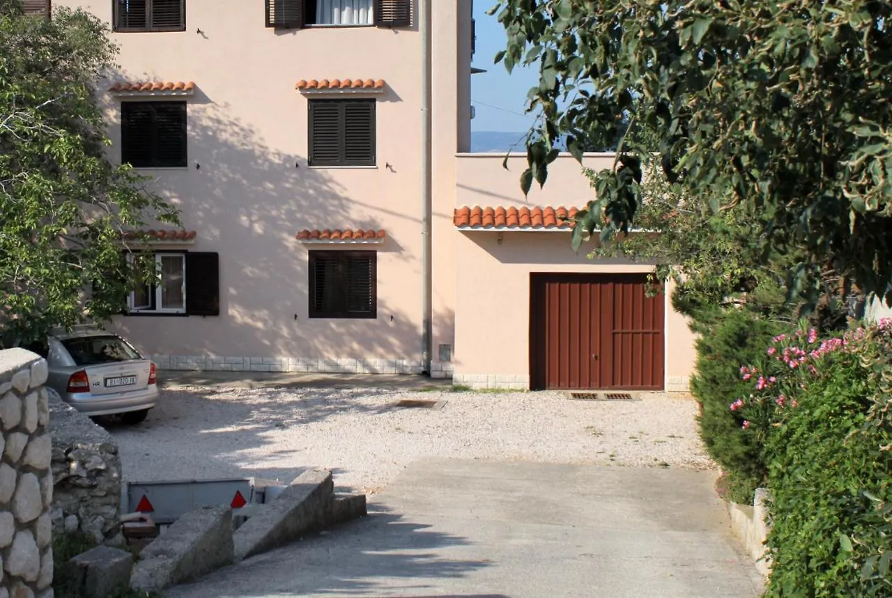 Apartments With A Parking Space Novi Vinodolski - 5587 Croatia