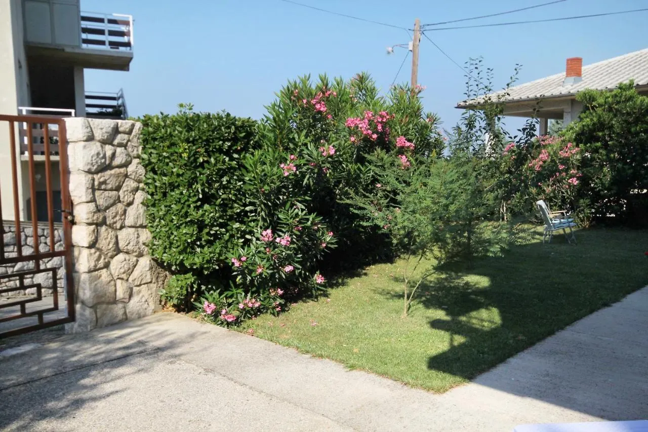 Apartments With A Parking Space Novi Vinodolski - 5587 Croatia
