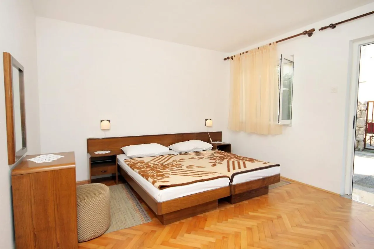 Apartments With A Parking Space Novi Vinodolski - 5587 0*,